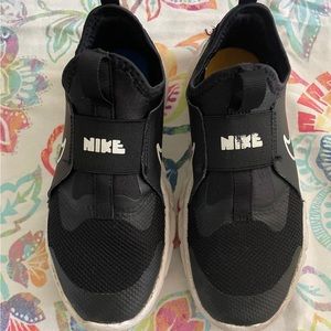 Nike flex runners little kid